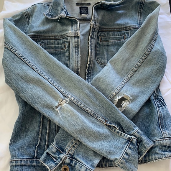 Gap Jean Jacket - Picture 2 of 5
